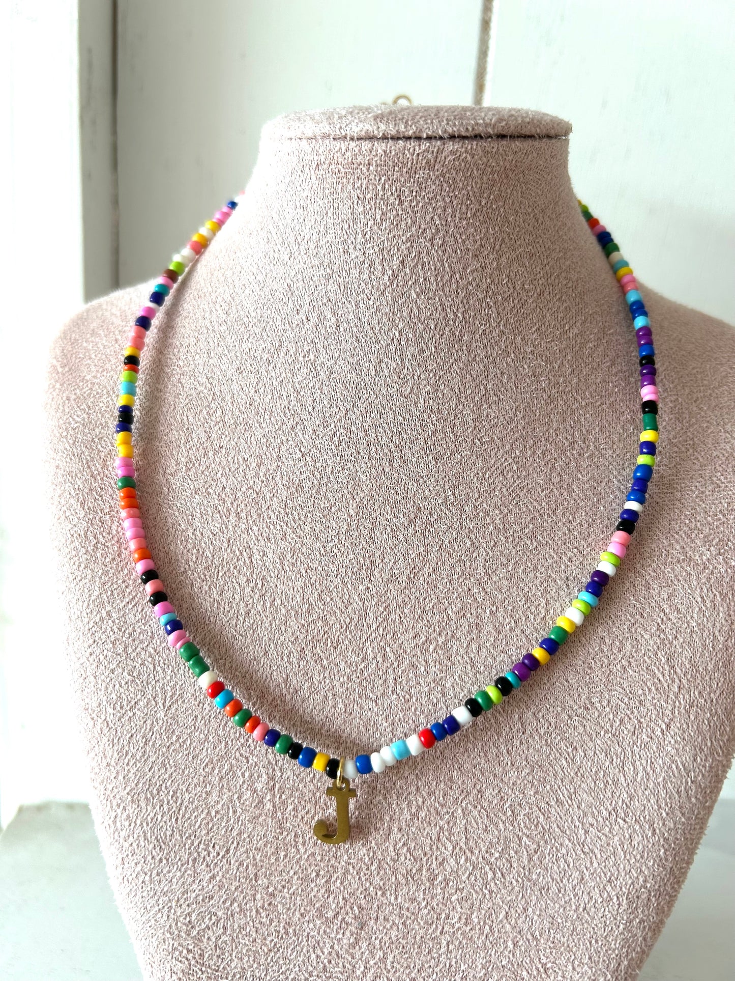 Kralenketting met de letter J - goud
