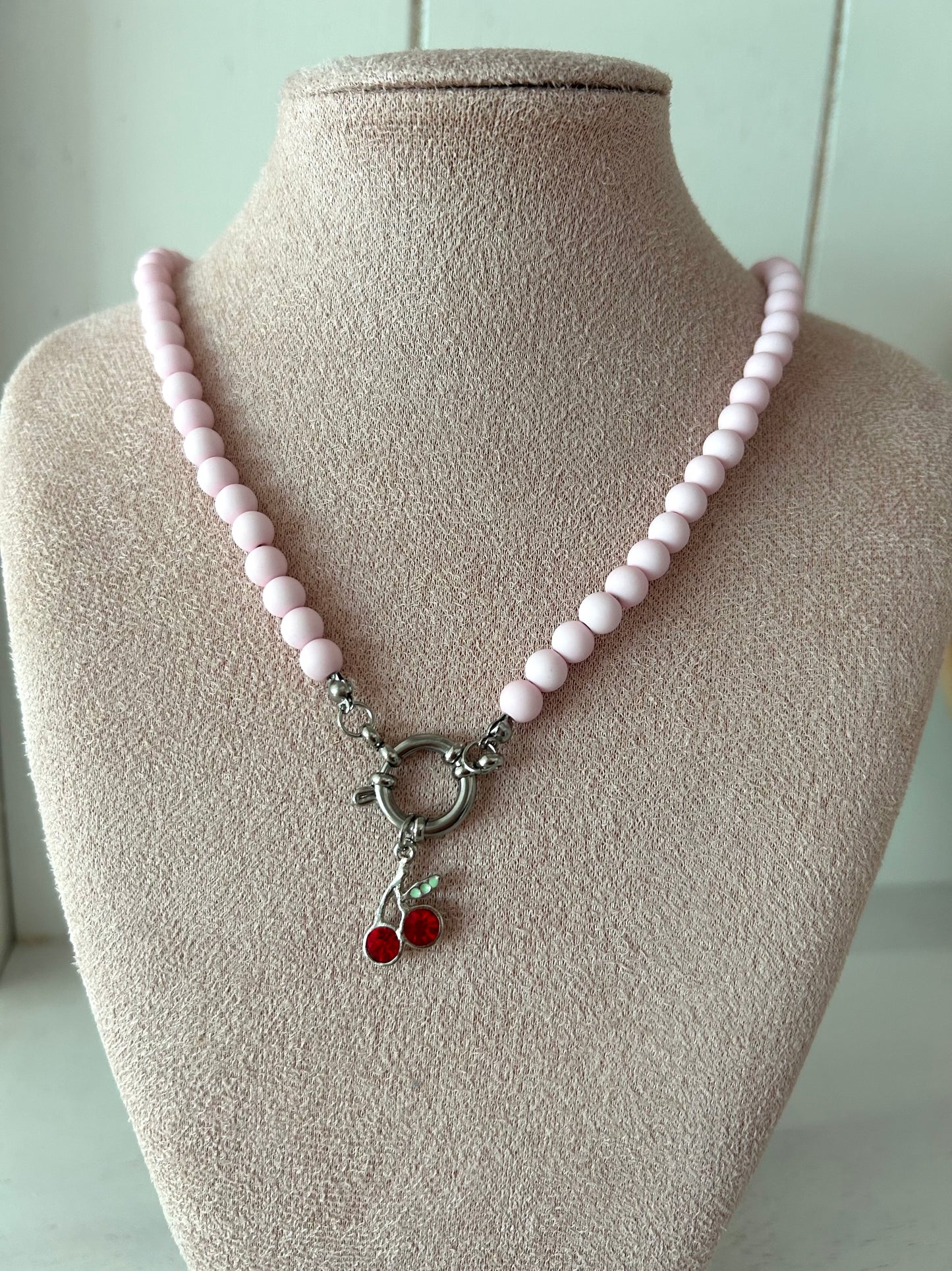 Kralenketting met kersje roze - zilver