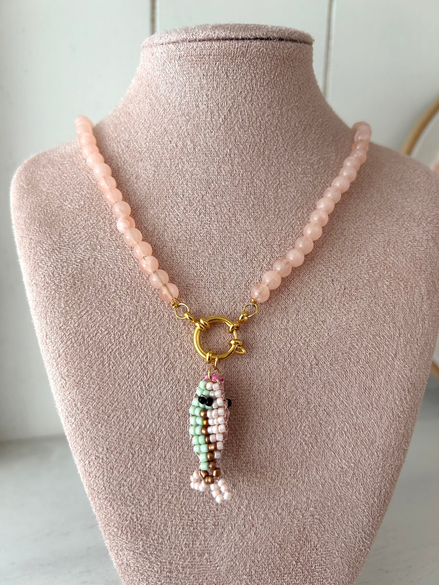Zalm kralenketting met visje - goud