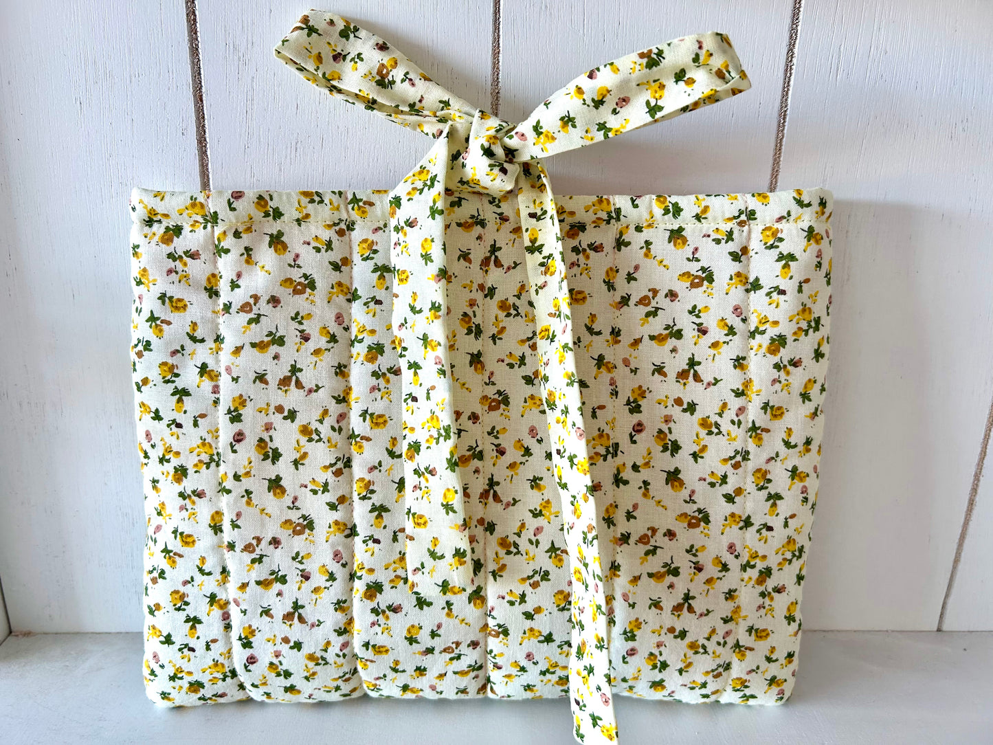 Boeken/e-reader sleeve Cute flower