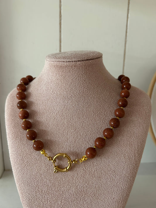 Ketting van chalcedoon kralen met glittertje - goud