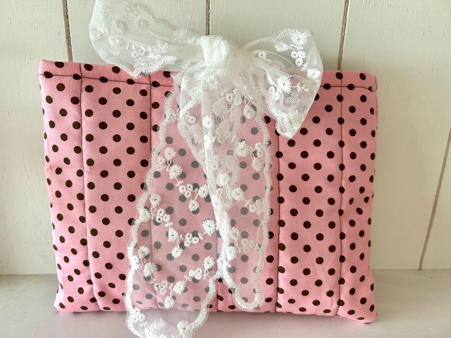 Boeken/e-reader sleeve Dots roze