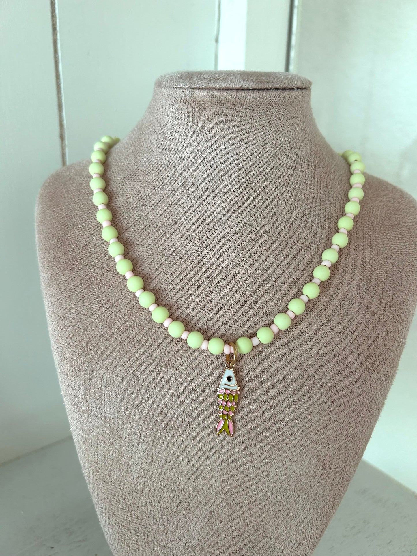Kralenketting little fish lime/pink - goud